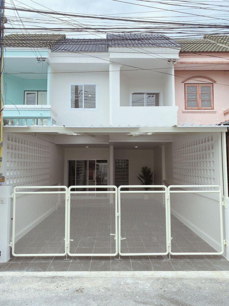 ขายบ้านใจกลางเมืองชลบุรี สไตล์คาเฟ่