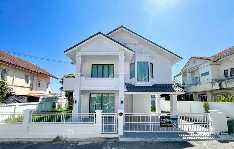 บ้าน สไตล์อังกฤษ ผสมผสามด้วยความทันสมัย  Luxury Home. ศรีราชา-อัสสัมชัญ   พิกัดใกล้เจปาร์ค ศรีราชา