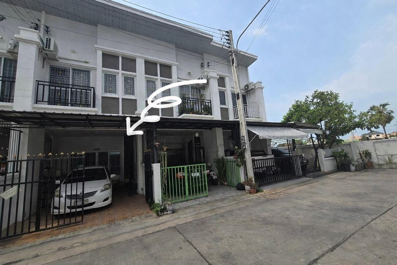 ขายด่วน!!! ขายขาดทุน   >>ราคา 1.55 ลบ. (ค่าโอนที่ดินคนละครึ่ง)  มบ.บางแสนวัลเลย์