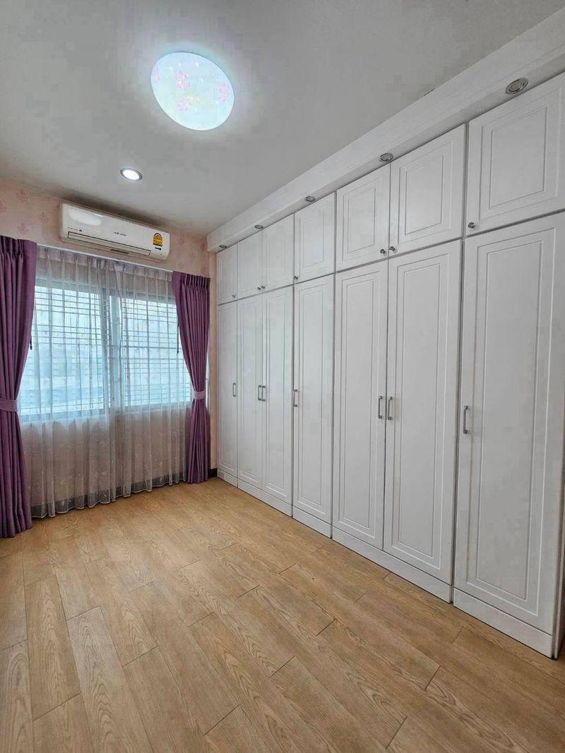 ขายบ้านมือสอง พร้อมเฟอร์นิเจอร์บิ้วท์อิน+แอร์  หมู่บ้าน อนัญญา การ์เด้น ฮิลล์