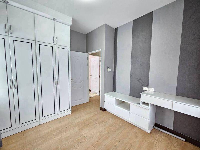 ขายบ้านมือสอง พร้อมเฟอร์นิเจอร์บิ้วท์อิน+แอร์  หมู่บ้าน อนัญญา การ์เด้น ฮิลล์