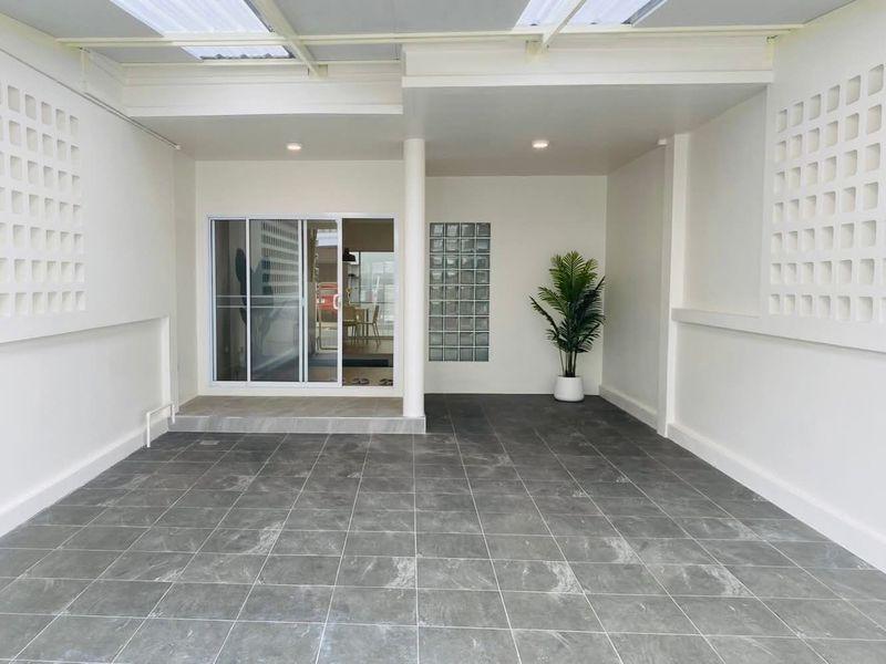 ขายบ้านใจกลางเมืองชลบุรี สไตล์คาเฟ่