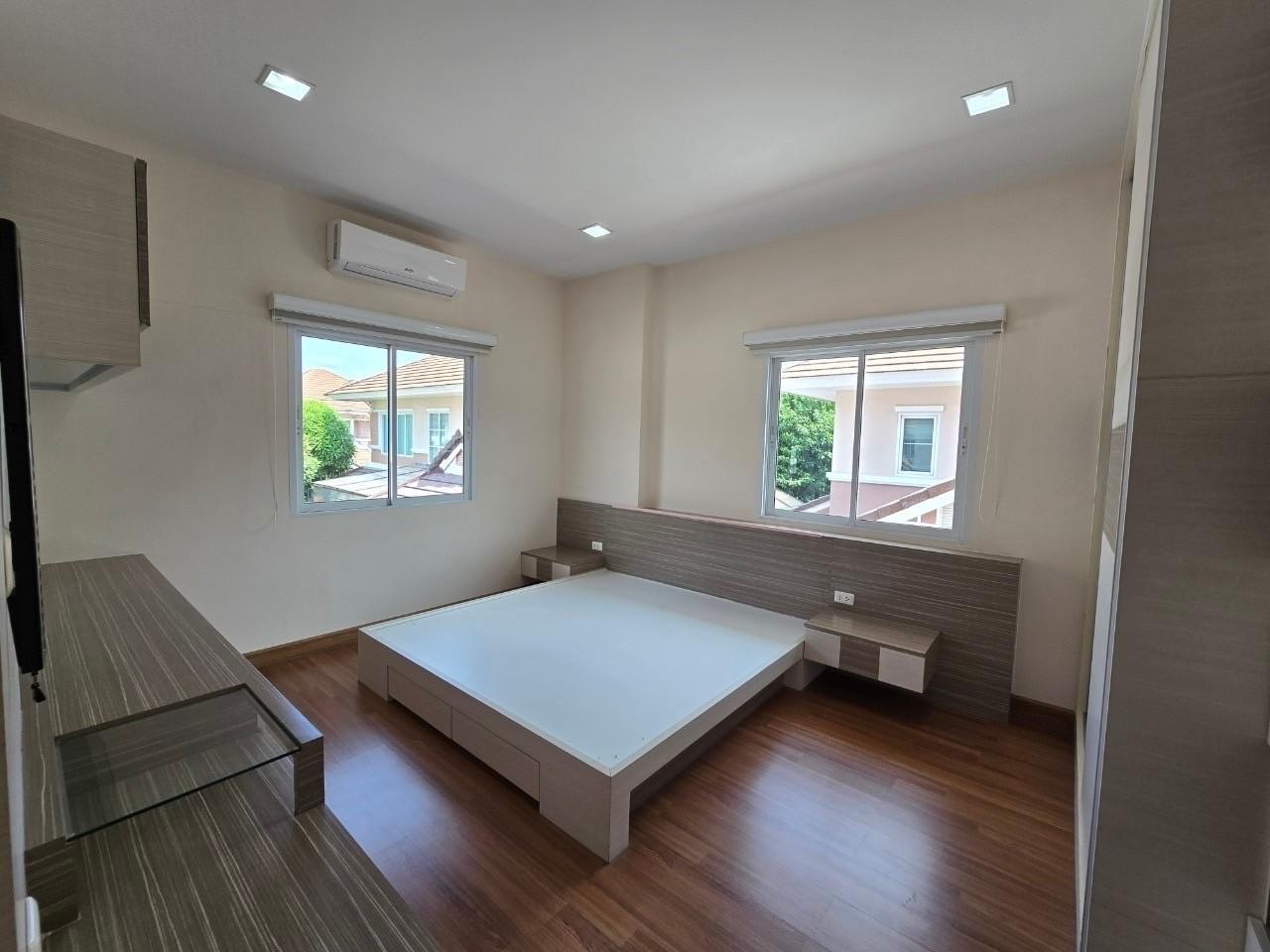 ขายบ้านเดี่ยว 2ชั้น หลังใหญ่ หลังริม หมู่บ้านมณีรินทร์ กรีน พาร์ค อ่างศิลา