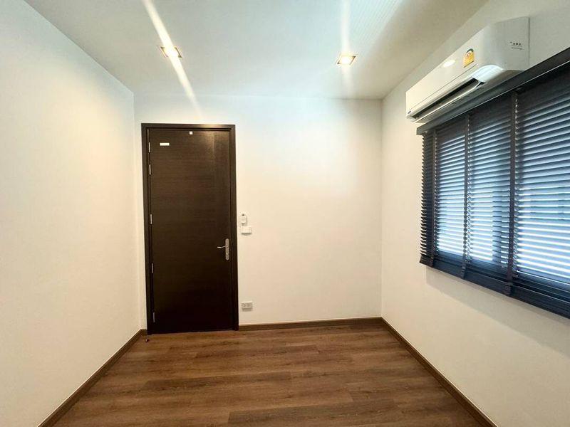 ขายบ้านเดี่ยว 2 ชั้น หมู่บ้าน Maneerin Privacy บางพระ