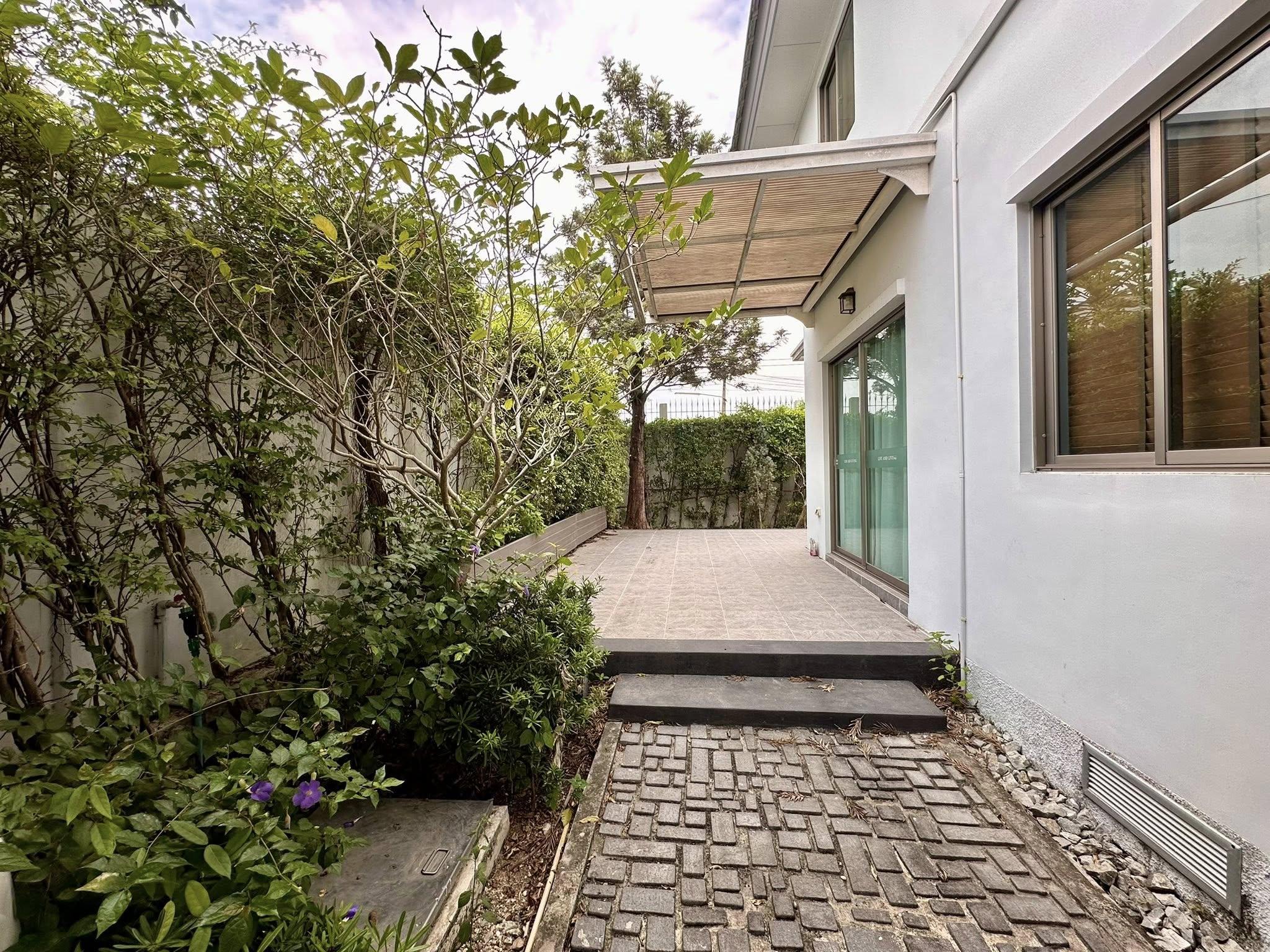 ให้เช่า บ้านเดี่ยวหลังใหญ่ | หมู่บ้าน วอตเตอร์ฟร้อน หนองค้อ  ชลบุรี