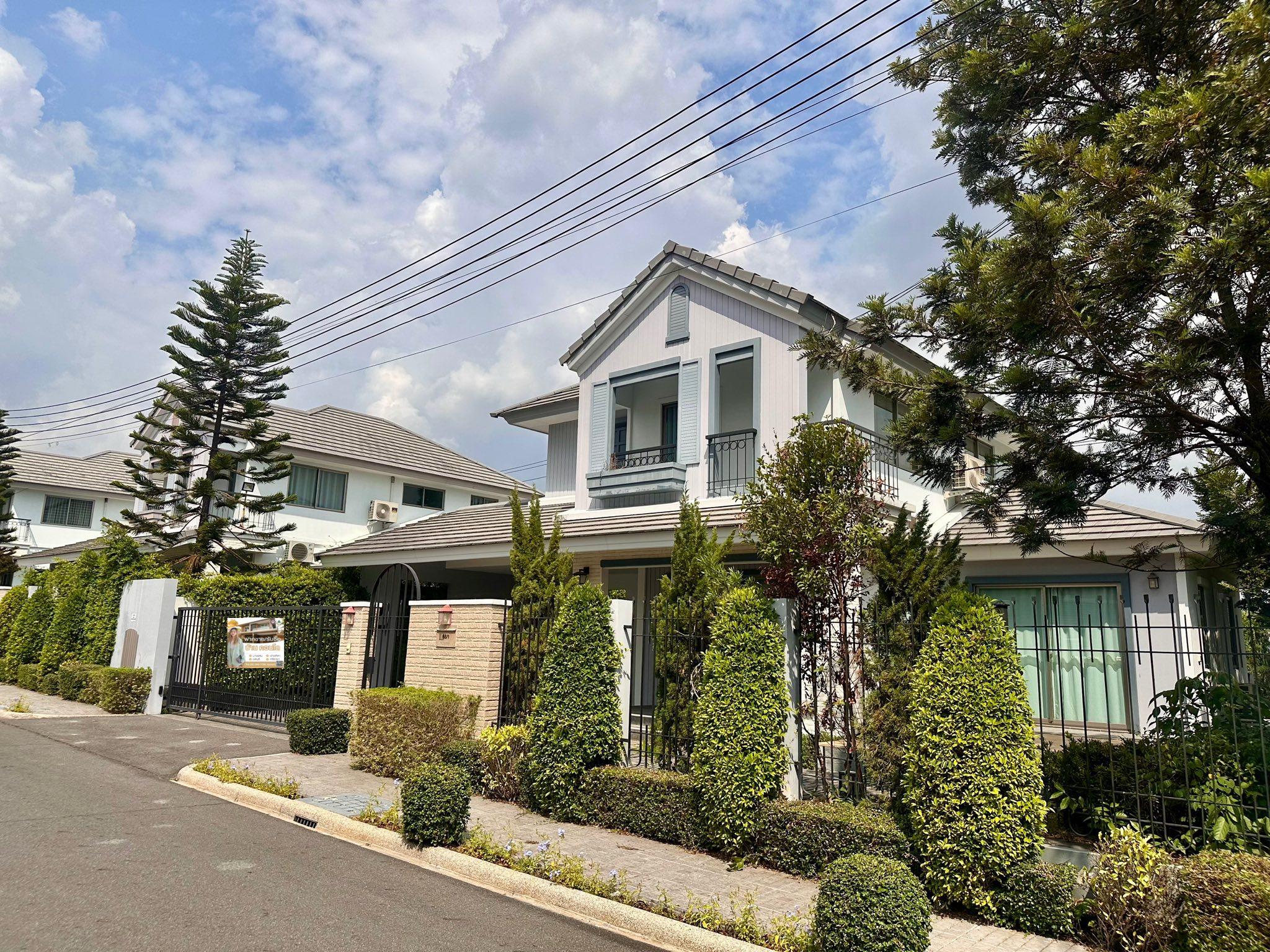 ให้เช่า บ้านเดี่ยวหลังใหญ่ | หมู่บ้าน วอตเตอร์ฟร้อน หนองค้อ  ชลบุรี