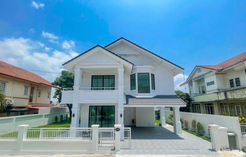 บ้าน สไตล์อังกฤษ ผสมผสามด้วยความทันสมัย  Luxury Home. ศรีราชา-อัสสัมชัญ   พิกัดใกล้เจปาร์ค ศรีราชา