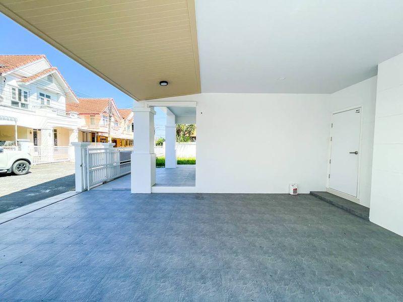 บ้าน สไตล์อังกฤษ ผสมผสามด้วยความทันสมัย  Luxury Home. ศรีราชา-อัสสัมชัญ   พิกัดใกล้เจปาร์ค ศรีราชา