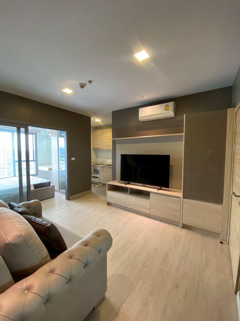 ให้เช่า casalunar mesto condo (คาซาลูนา เมสโต คอนโด)