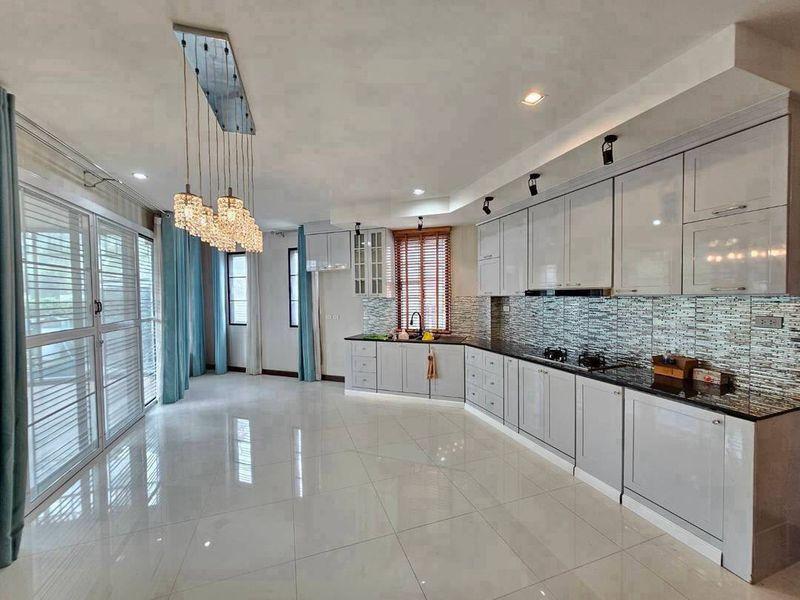 ขายบ้านมือสอง พร้อมเฟอร์นิเจอร์บิ้วท์อิน+แอร์  หมู่บ้าน อนัญญา การ์เด้น ฮิลล์