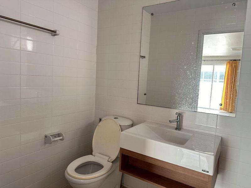 ขายด่วน!!! ราคาเพียง 2.99 ลบ. (ค่าโอนที่ดินคนละครึ่ง)  บ้านแฝด หมู่บ้าน พฤกษานารา เลี่ยงหนองมน