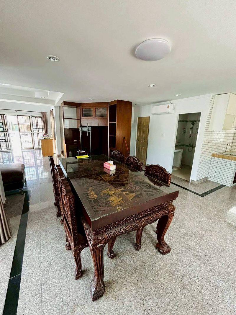 ให้เช่า บ้านเดียวใกล้ J-Park ศรีราชา แปลงหัวมุม เงียบสงบ เป็นส่วนตัว