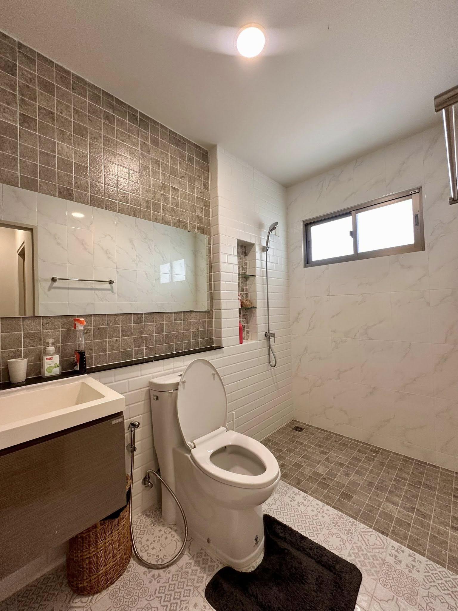 ให้เช่า บ้านเดี่ยวหลังใหญ่ | หมู่บ้าน วอตเตอร์ฟร้อน หนองค้อ  ชลบุรี