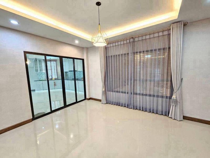 ขายบ้านมือสอง พร้อมเฟอร์นิเจอร์บิ้วท์อิน+แอร์  หมู่บ้าน อนัญญา การ์เด้น ฮิลล์