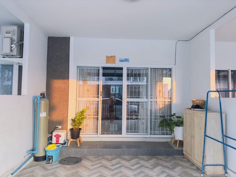 ขายด่วน!! ทาวน์โฮม 2 ชั้น  บางแสนวัลเลย์ (Bangsan Valley)