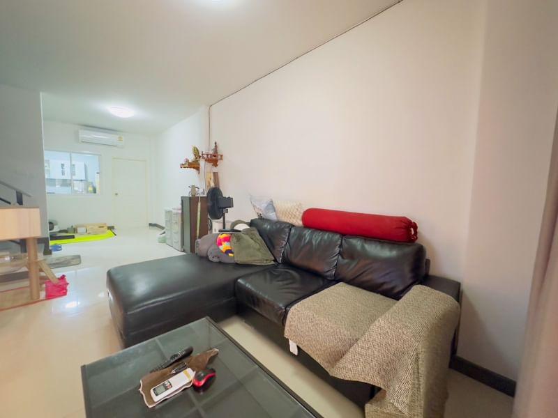 ขายด่วน!! ทาวน์โฮม 2 ชั้น  บางแสนวัลเลย์ (Bangsan Valley)